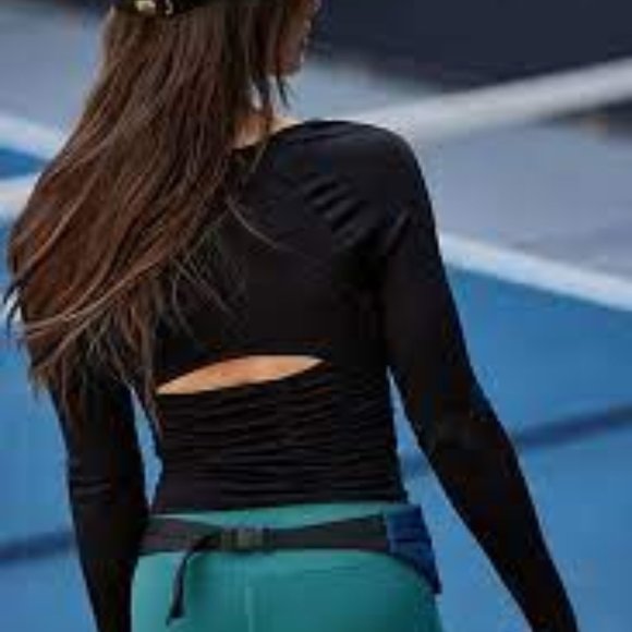 Free People Tops - FREE PEOPLE GOOD KARMA RUCHED LAYER TOP BLACK M L